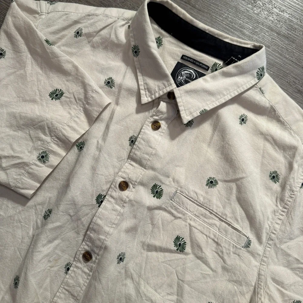 ONeill Shirt Mens XL Beige Floral 100% Cotton Short Sleeve Surf Beach Vacation